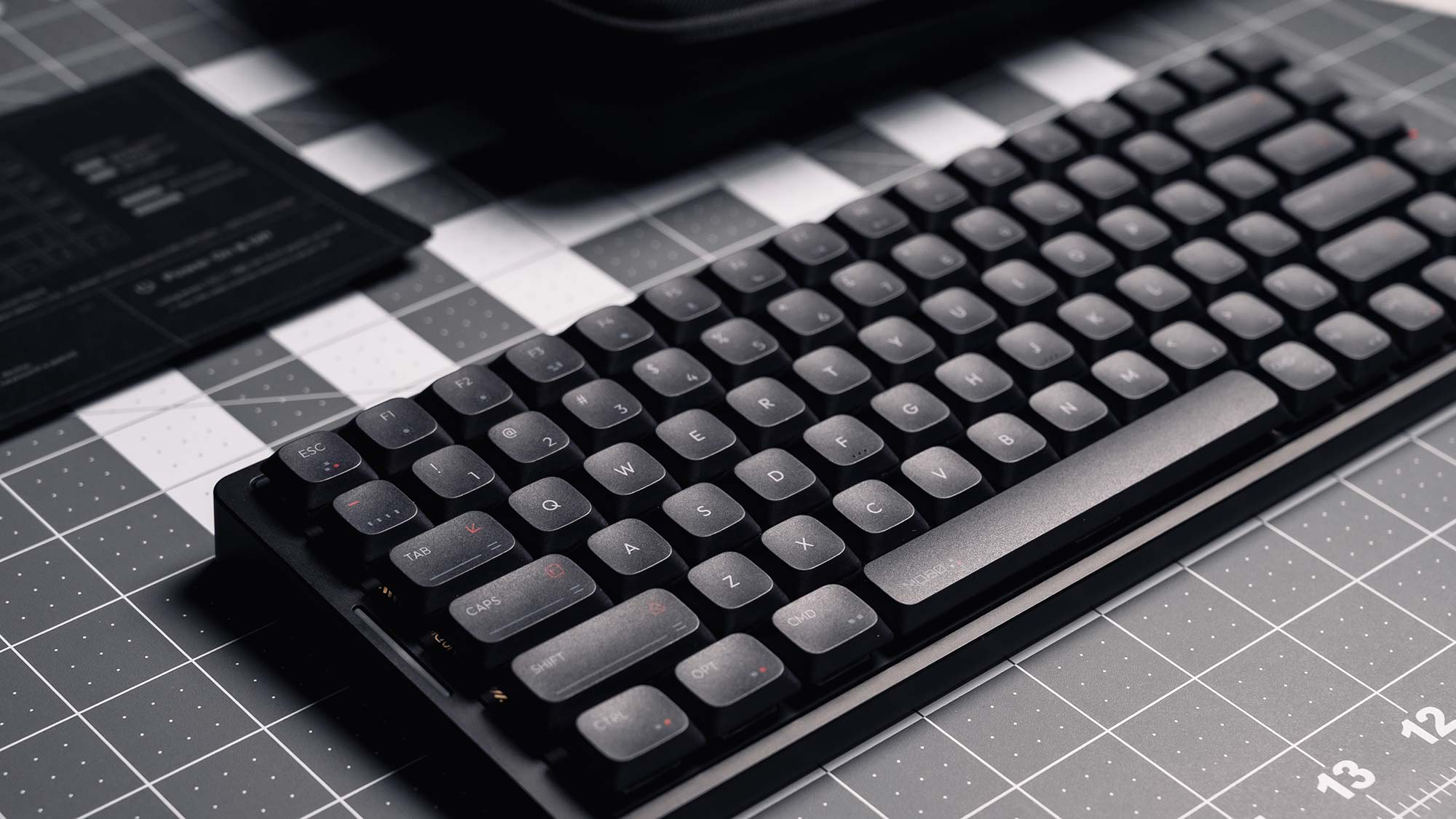IQUNIX MQ80 Mechanical Keyboard Review — Tom Eversley